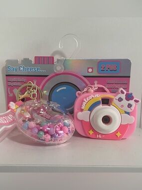 Unicorn Pink Liquid Shaky Camera Keychain Set